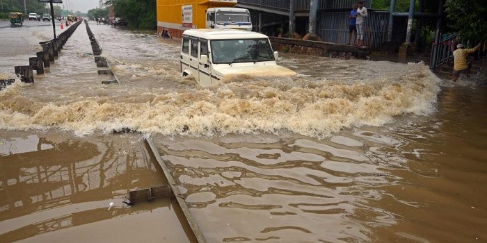 Uttar Pradesh Chief Minister Reviews Situation After Heavy Rains, Urges Officials to Remain Alert About Possible River Swelling