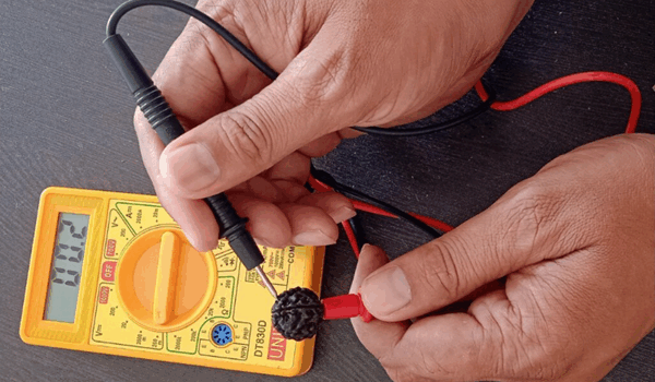 Researcher Unveils Simplest Method for Measuring Bio-Electricity in Rudraksha