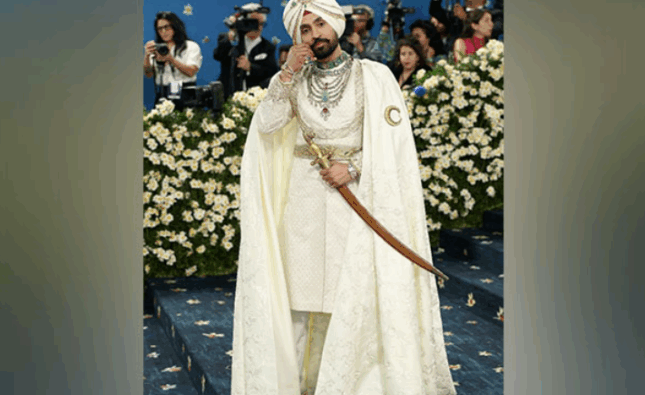 Diljit Dosanjh Makes History at The Met Gala 2025, Becomes First Turban-Wearing Indian Man to Attend in Regal Punjabi Style